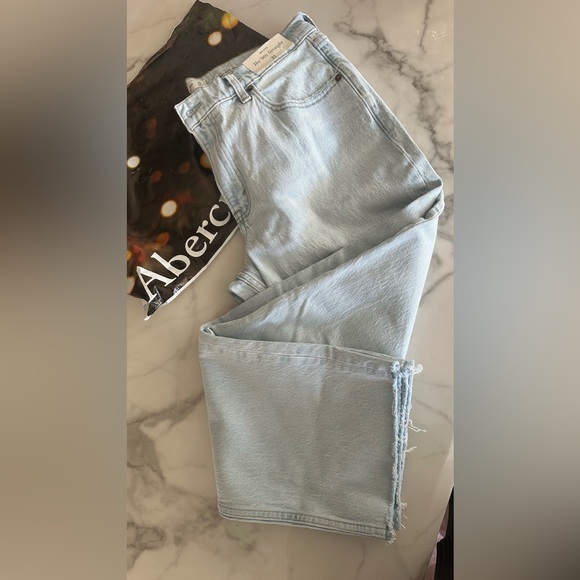 Abercrombie & fitch Mid rise the 90s straight jean size 31 short NWt - Picture 2 of 7